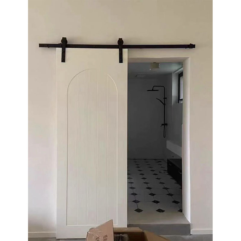 Interior Design White And Wood - Nowoczesne drzwi przesuwne z litego drewna,
