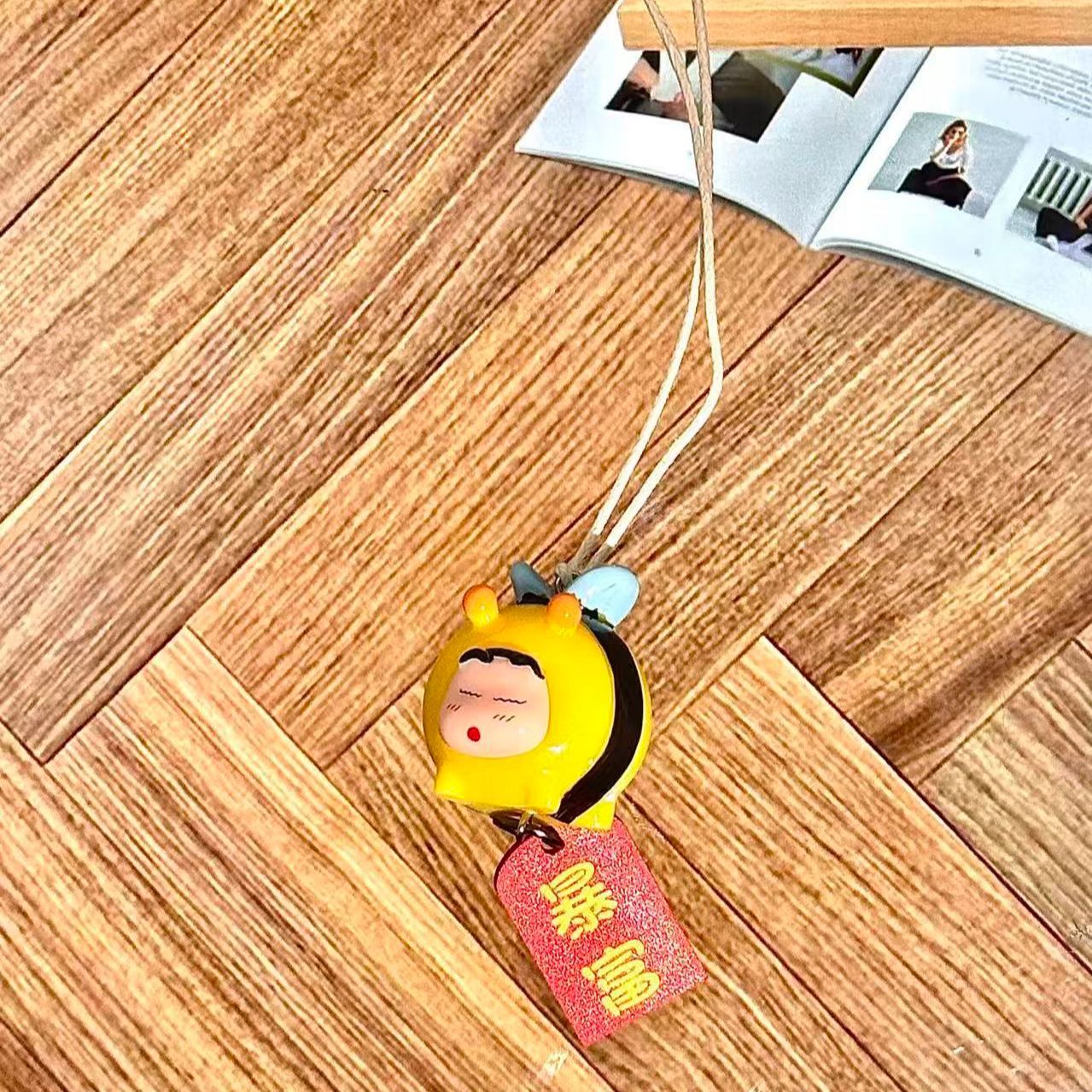Figurka Crayon Shin-chan Bee C – Interior Design App recenzja i cena